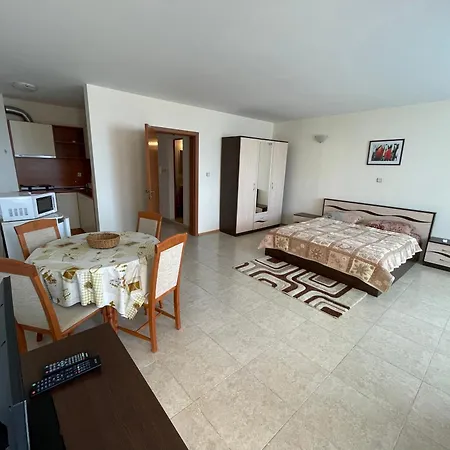 Апартаменти Vista Светий Влас